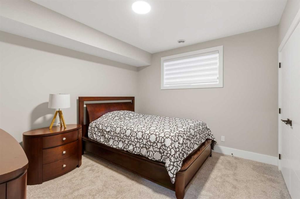 269 Aspen Summit Heights Sw, Calgary, AB - Indoor Photo Showing Bedroom