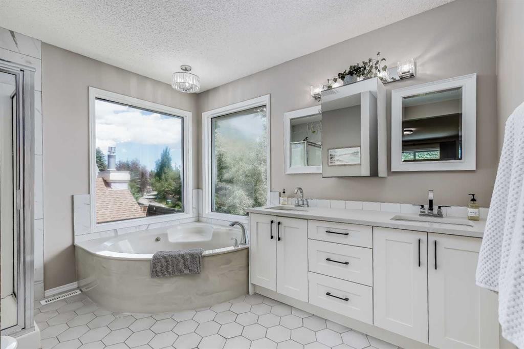 540 Shawinigan Drive Sw, Calgary, AB