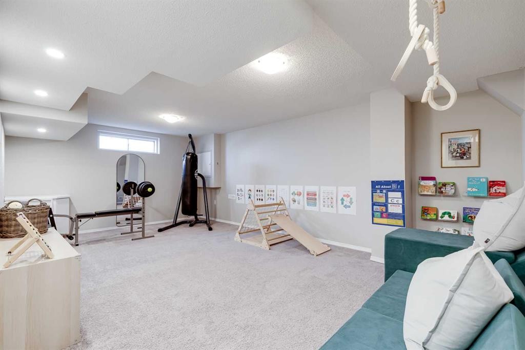 540 Shawinigan Drive Sw, Calgary, AB