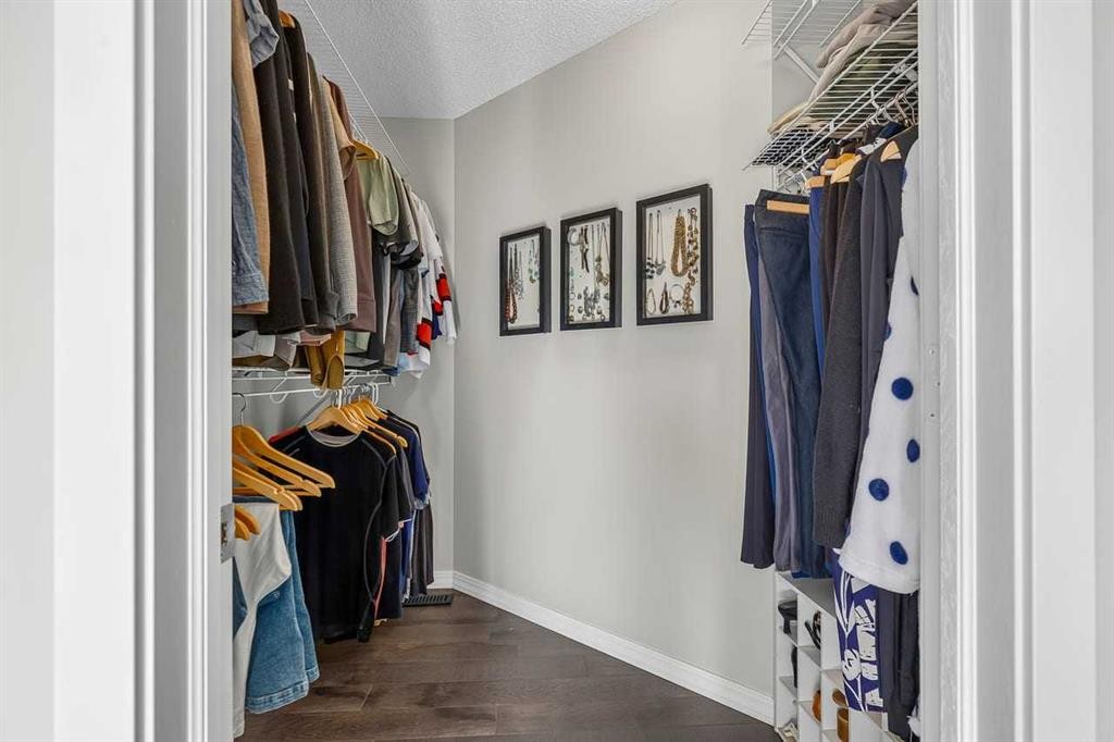 11 Chapala Square Se, Calgary, AB - Indoor