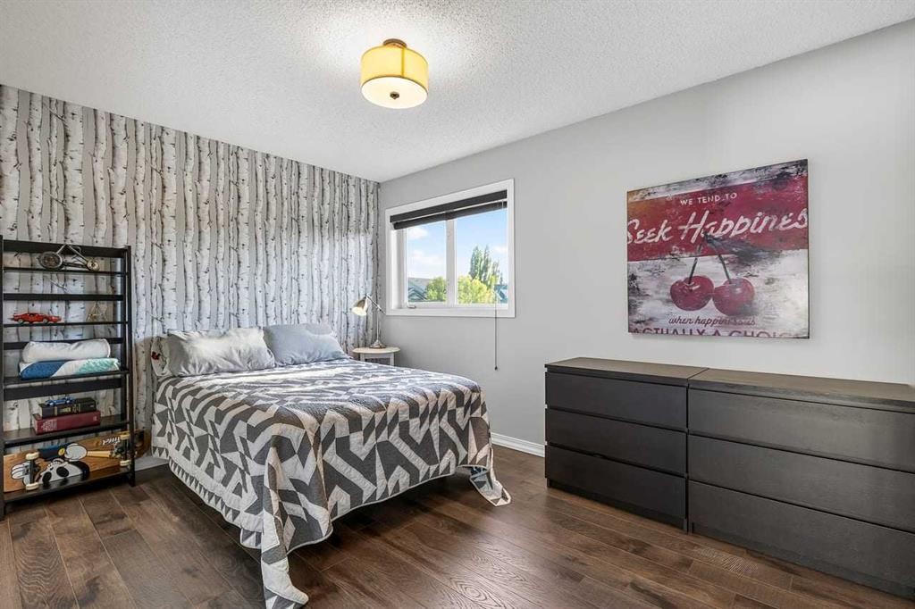 11 Chapala Square Se, Calgary, AB - Indoor Photo Showing Bedroom