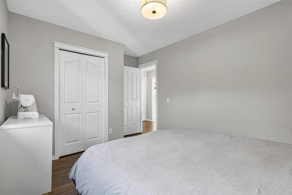 11 Chapala Square Se, Calgary, AB - Indoor Photo Showing Bedroom