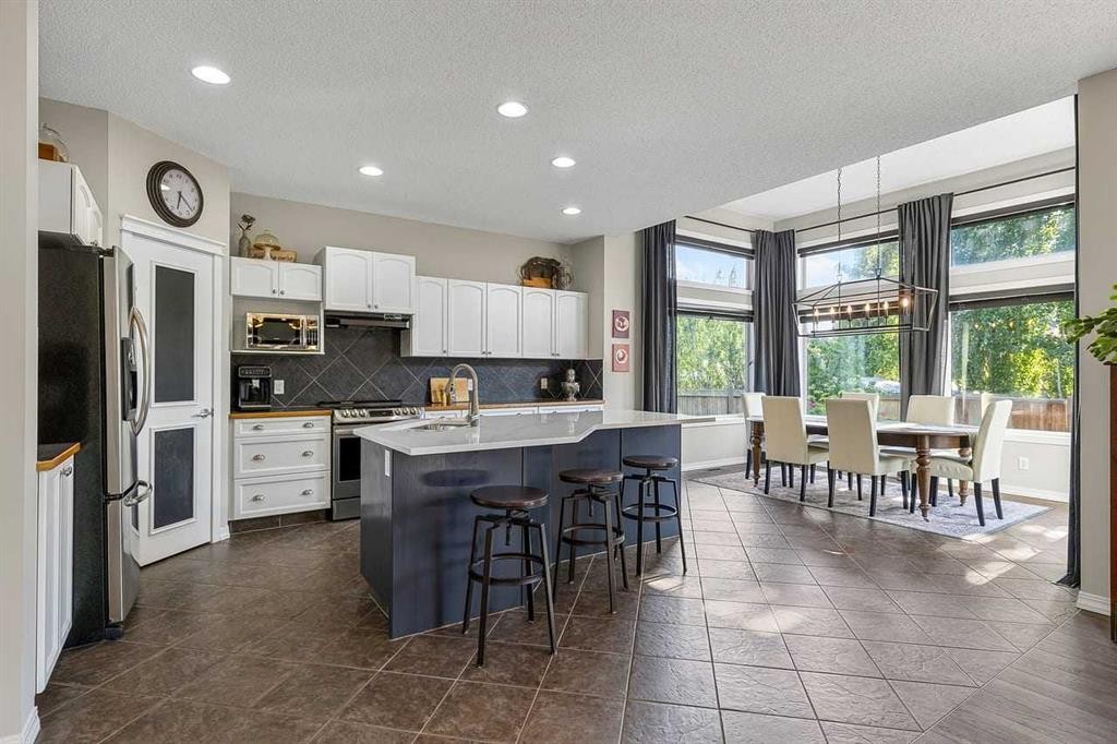 11 Chapala Square Se, Calgary, AB - Indoor