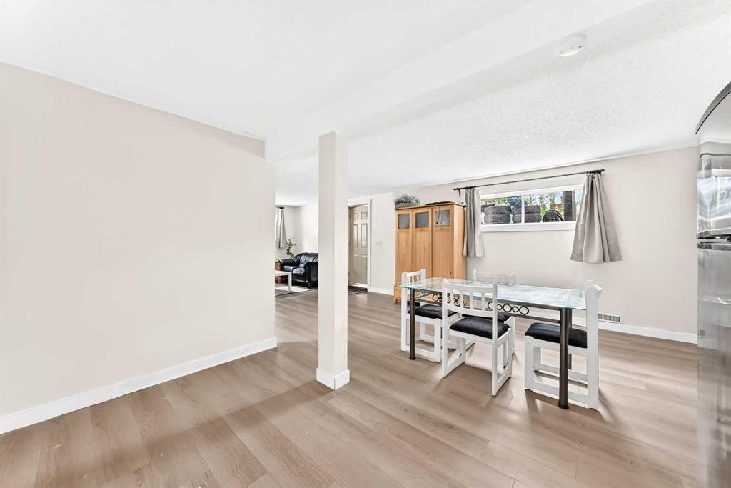 11 Bedford Drive Ne, Calgary, AB - Indoor