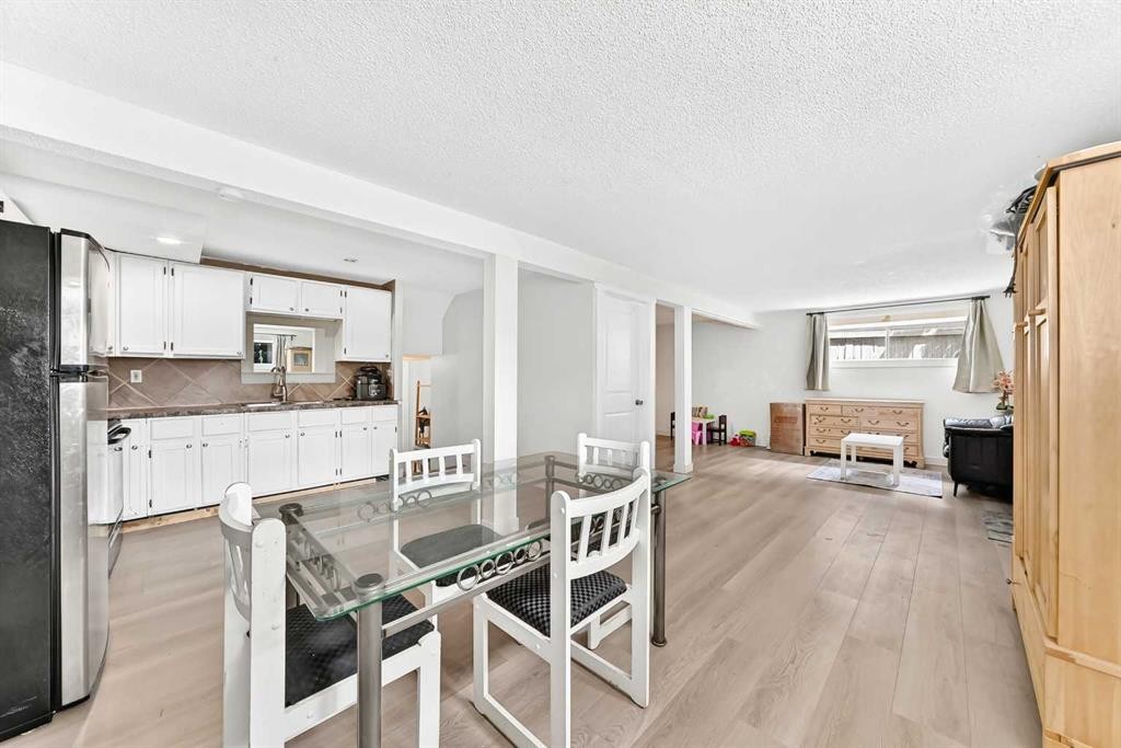 11 Bedford Drive Ne, Calgary, AB - Indoor