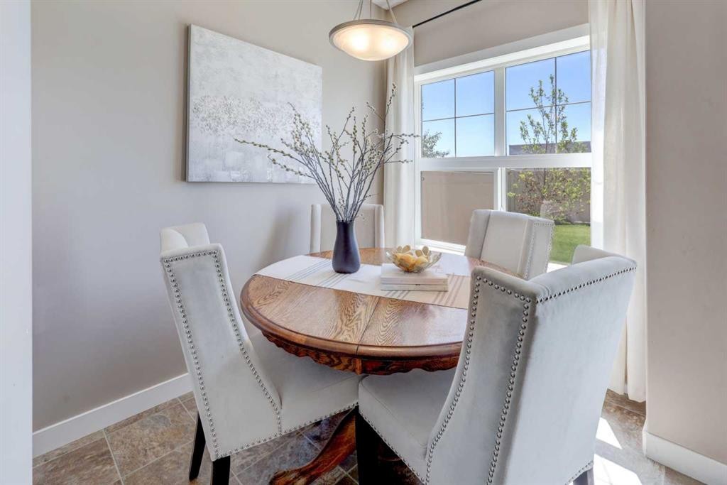 249 Ranch Ridge Meadow, Strathmore, AB - Indoor Photo Showing Dining Room