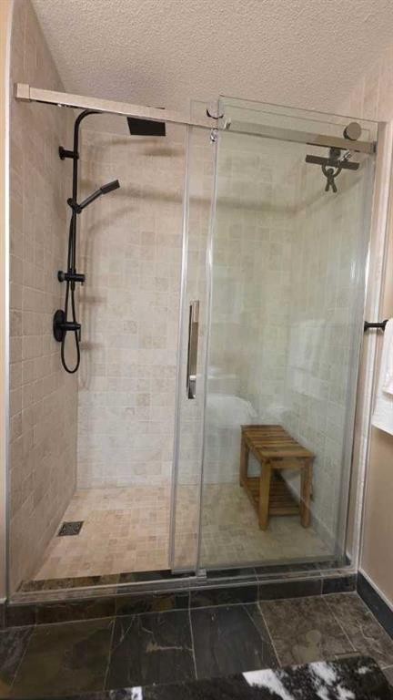 12 Edgeridge Green Nw, Calgary, AB - Indoor Photo Showing Bathroom