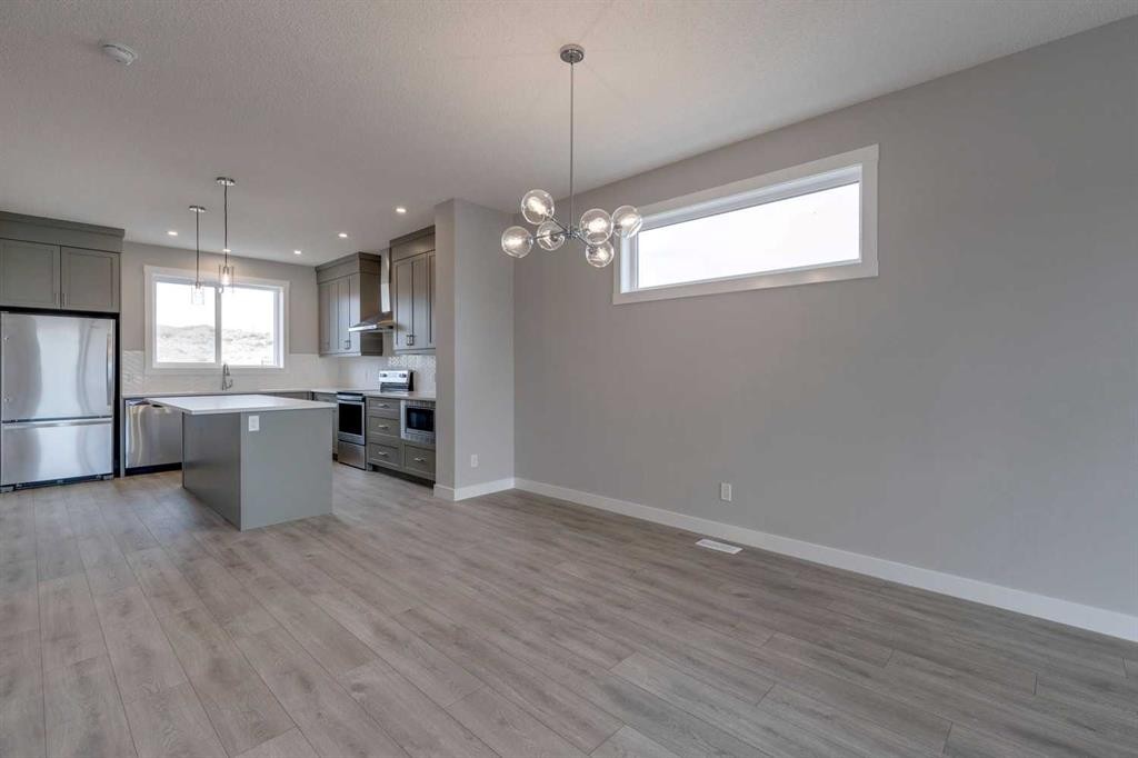 306 Haskayne Drive Nw, Calgary, AB - Indoor Photo Showing Kitchen