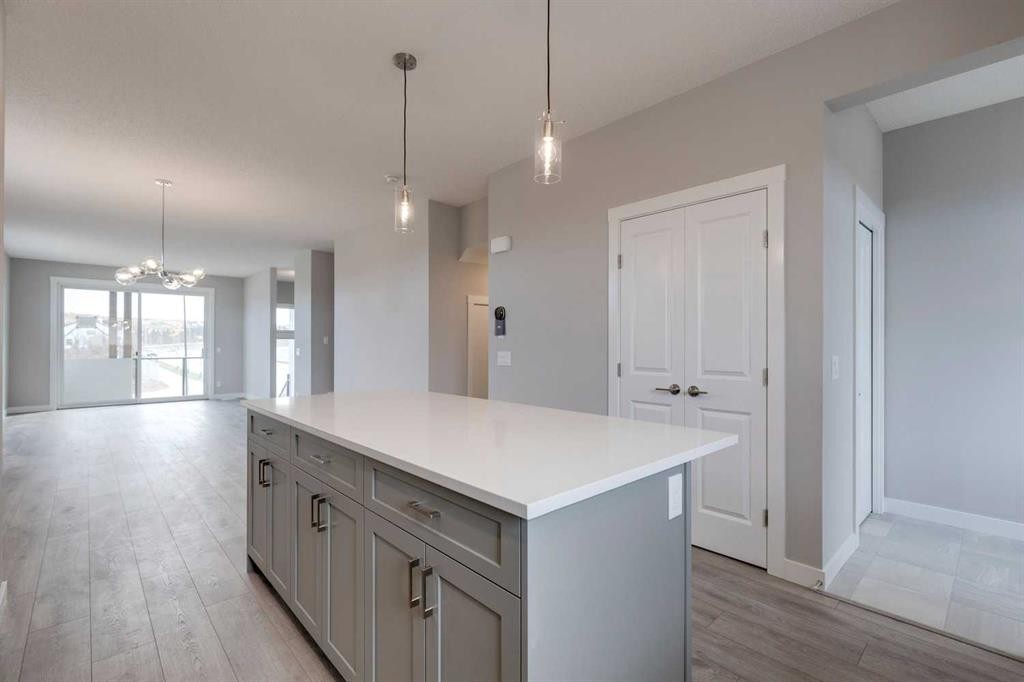 306 Haskayne Drive Nw, Calgary, AB - Indoor Photo Showing Kitchen