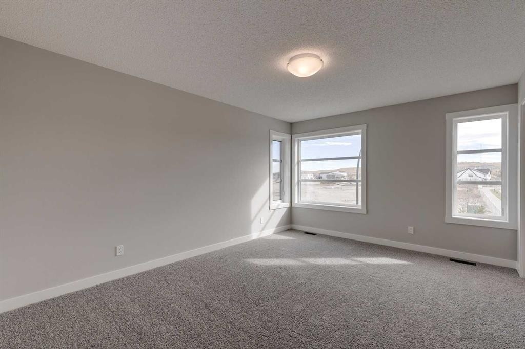 306 Haskayne Drive Nw, Calgary, AB - Indoor Photo Showing Other Room
