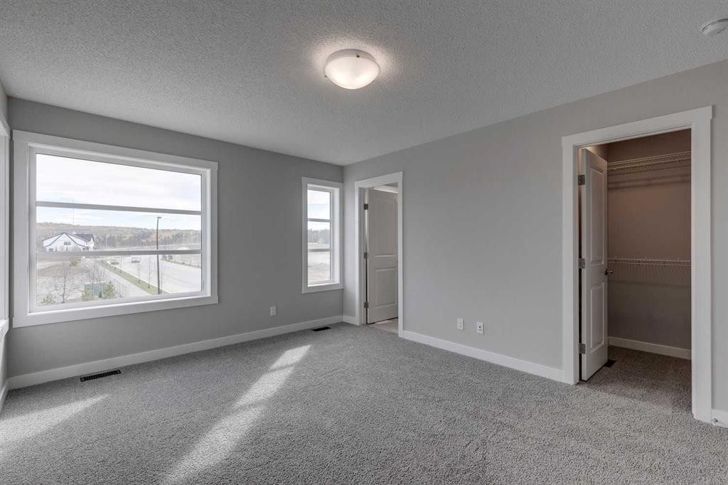306 Haskayne Drive Nw, Calgary, AB - Indoor Photo Showing Other Room