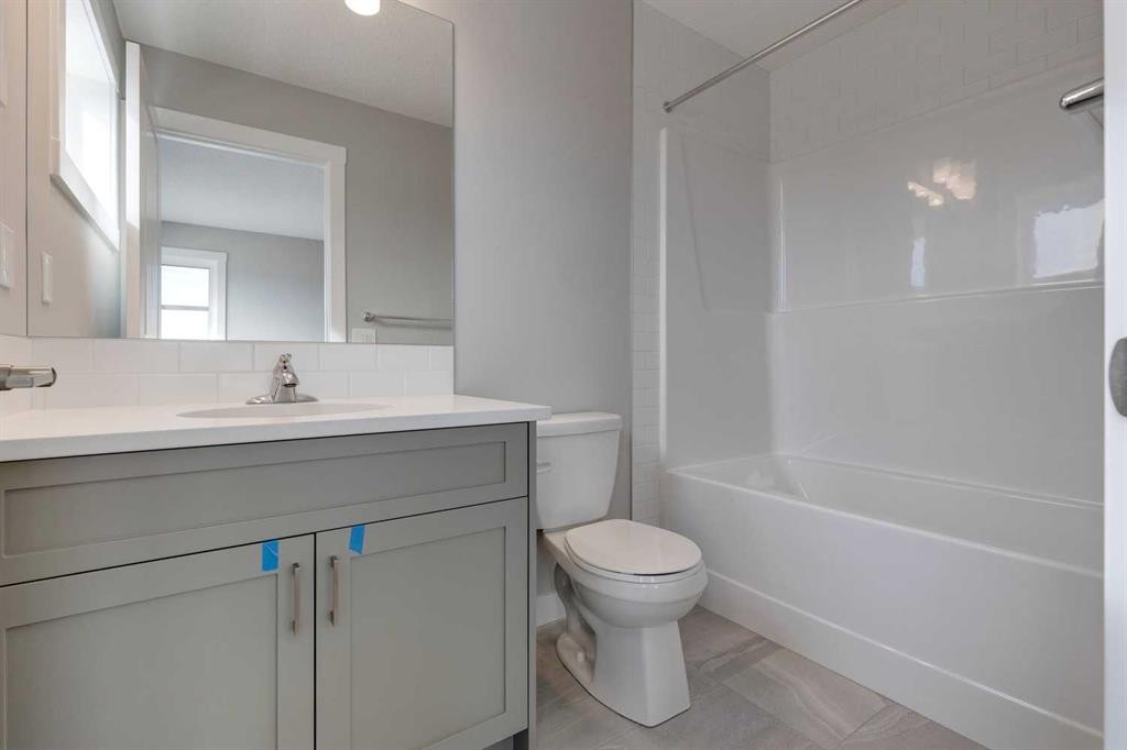 306 Haskayne Drive Nw, Calgary, AB - Indoor Photo Showing Bathroom
