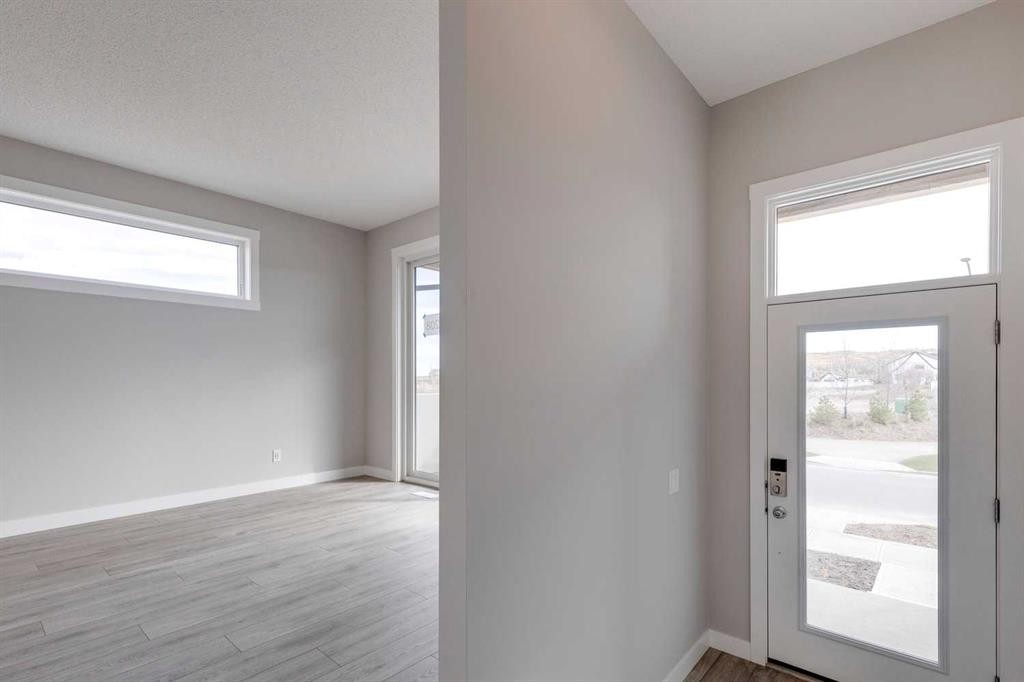 306 Haskayne Drive Nw, Calgary, AB - Indoor Photo Showing Other Room