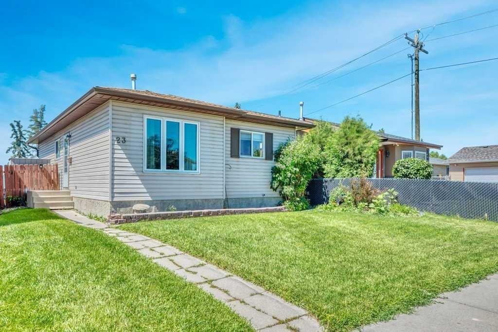 23 Abbercove Road Se, Calgary, AB - Outdoor