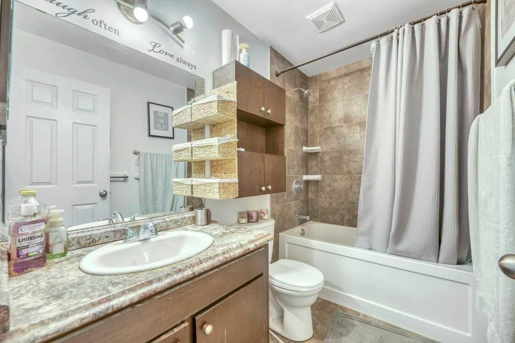 23 Abbercove Road Se, Calgary, AB - Indoor Photo Showing Bathroom