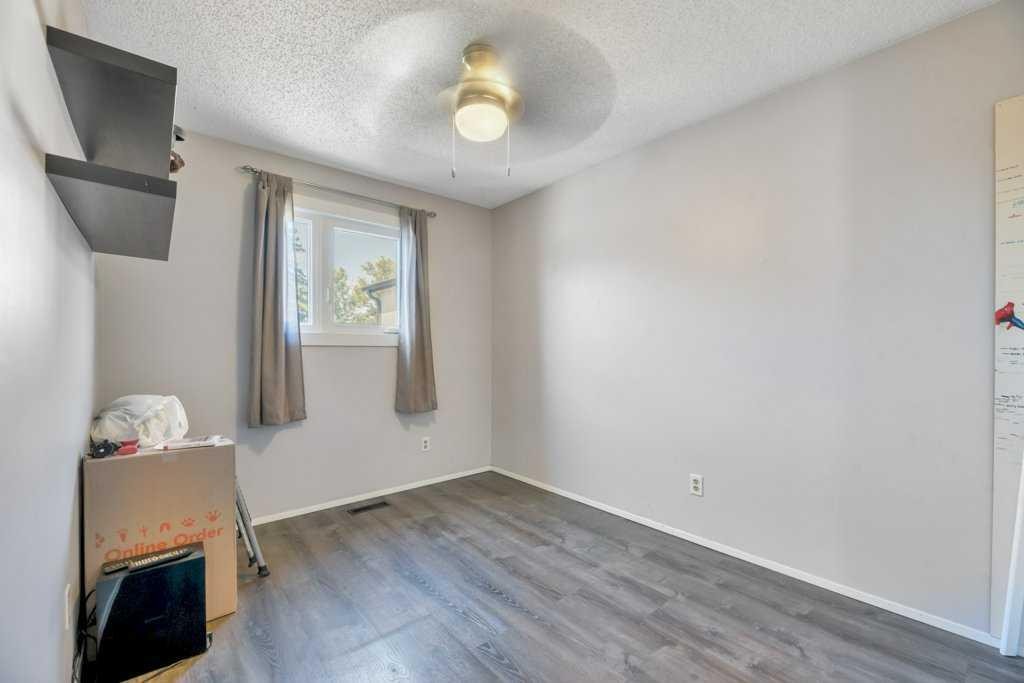 23 Abbercove Road Se, Calgary, AB - Indoor Photo Showing Other Room