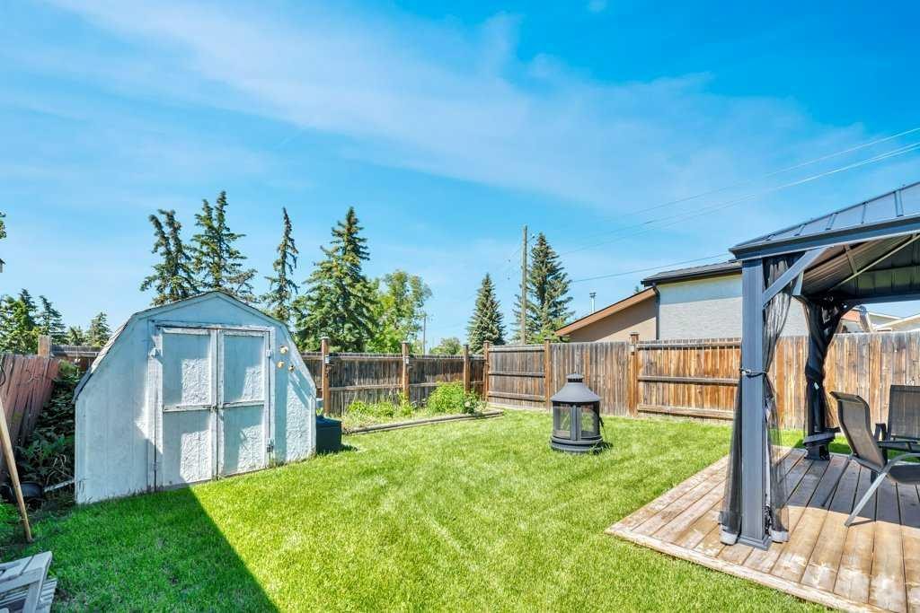 23 Abbercove Road Se, Calgary, AB - Outdoor