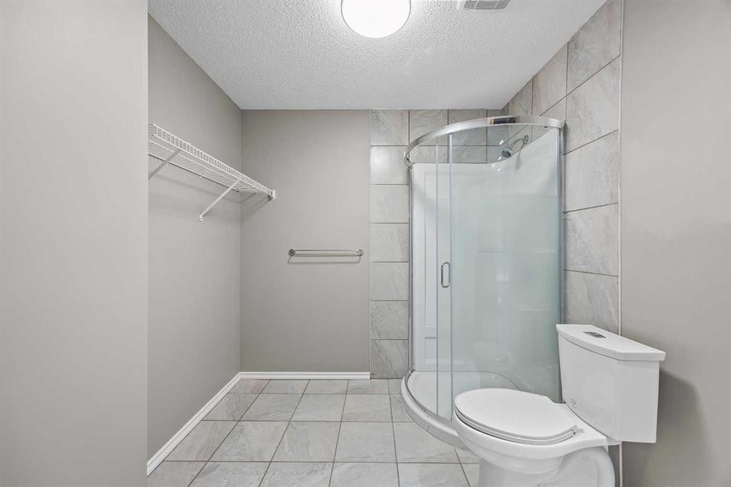 140 West Creek Circle, Chestermere, AB - Indoor Photo Showing Bathroom