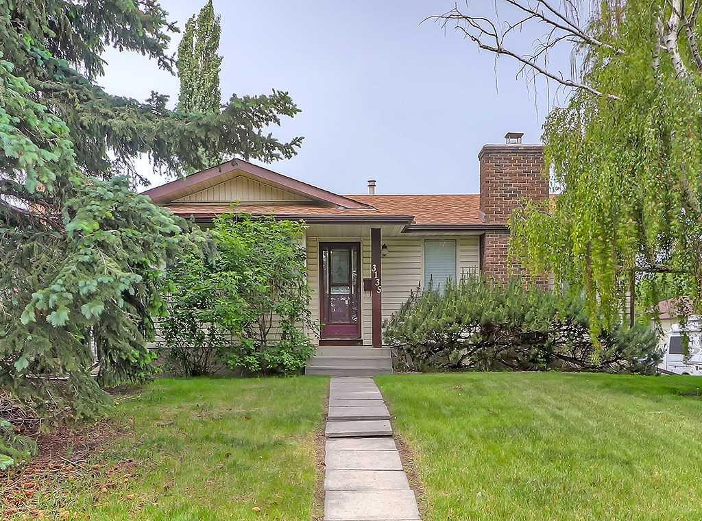3135 60 Street Ne, Calgary, AB - Outdoor