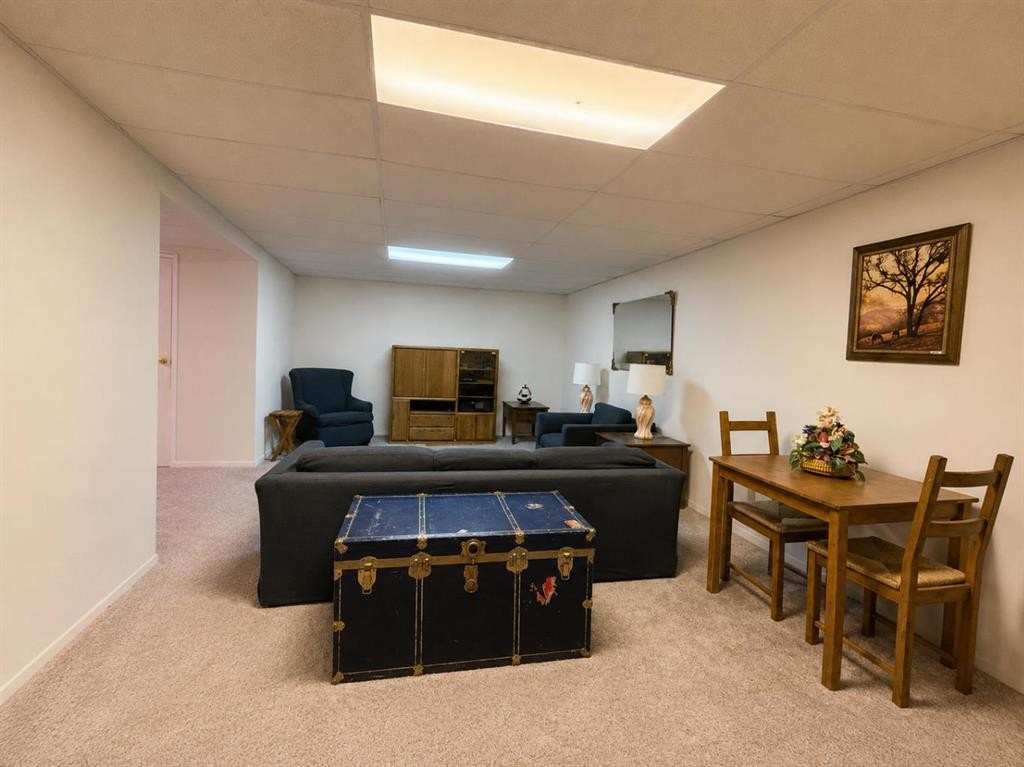 3135 60 Street Ne, Calgary, AB - Indoor
