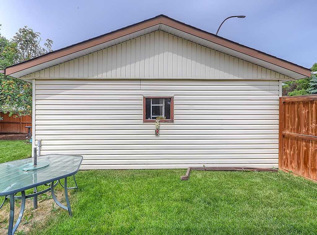 3135 60 Street Ne, Calgary, AB - Outdoor With Exterior