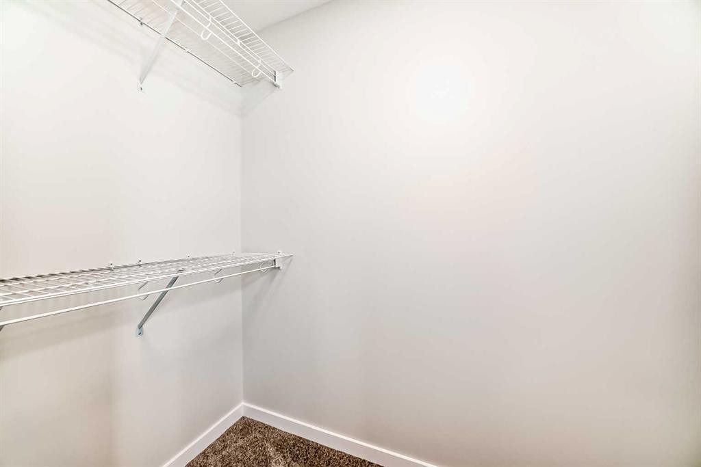 281 Heirloom Way Se, Calgary, AB