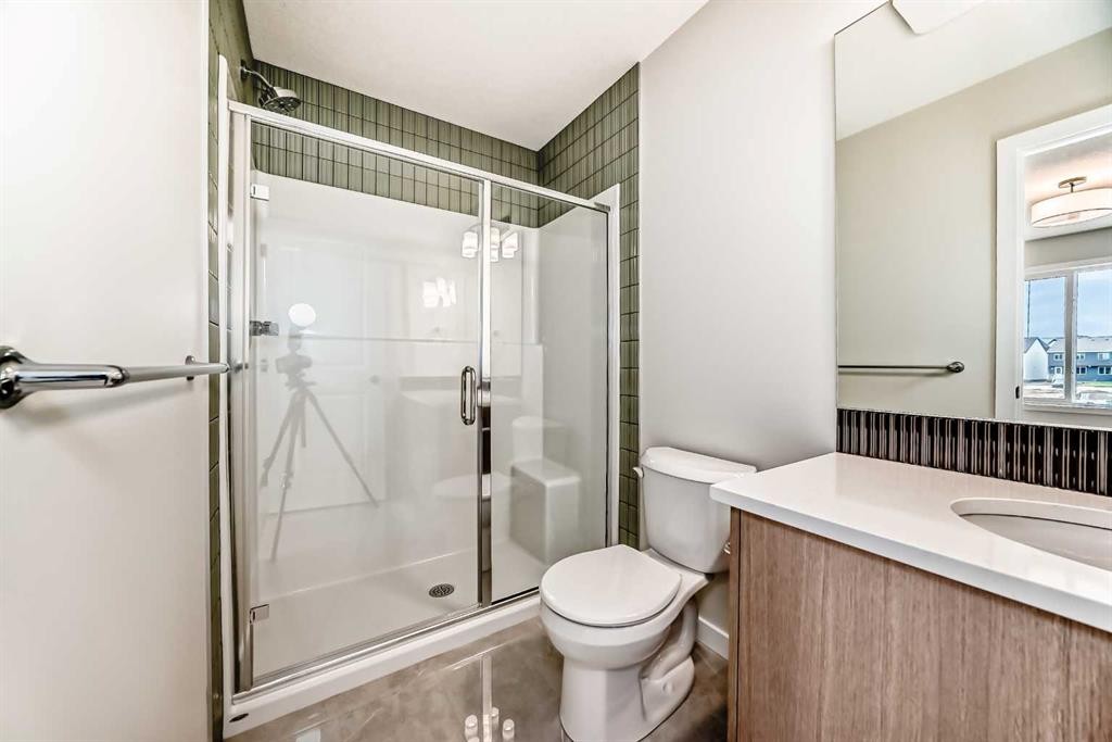 281 Heirloom Way Se, Calgary, AB