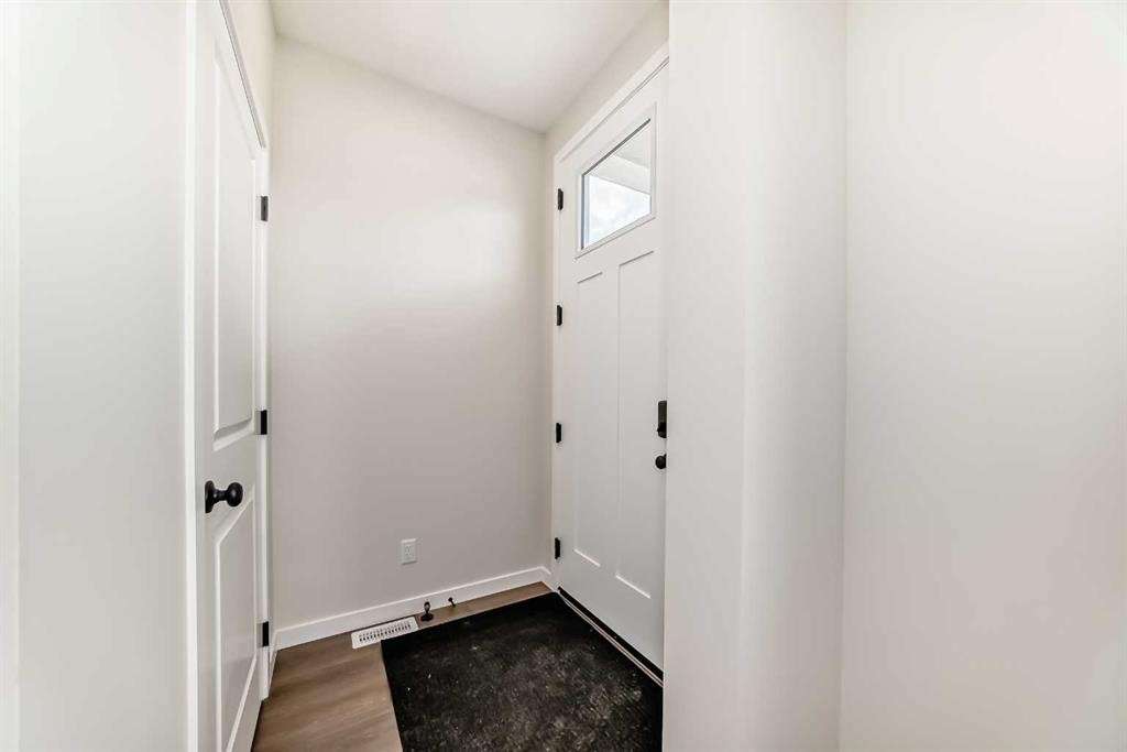281 Heirloom Way Se, Calgary, AB