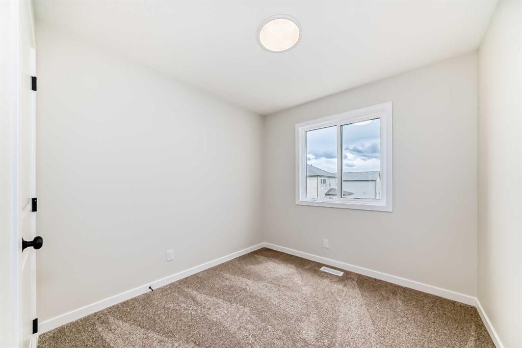 281 Heirloom Way Se, Calgary, AB