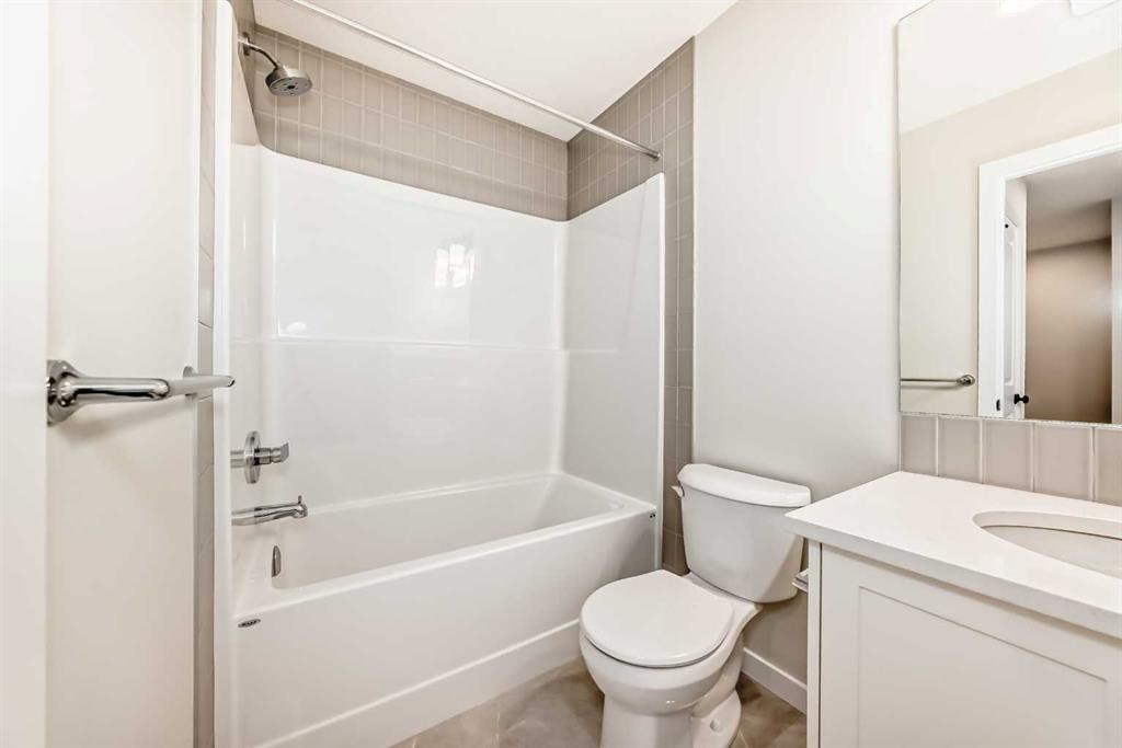 281 Heirloom Way Se, Calgary, AB
