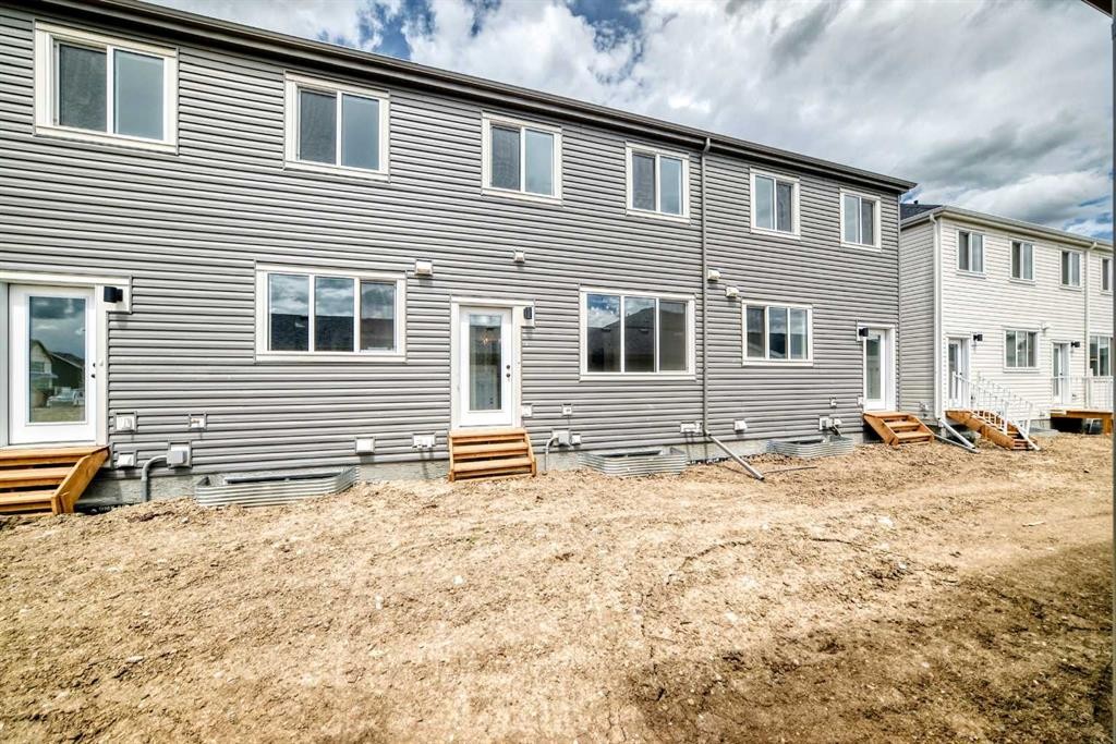 281 Heirloom Way Se, Calgary, AB