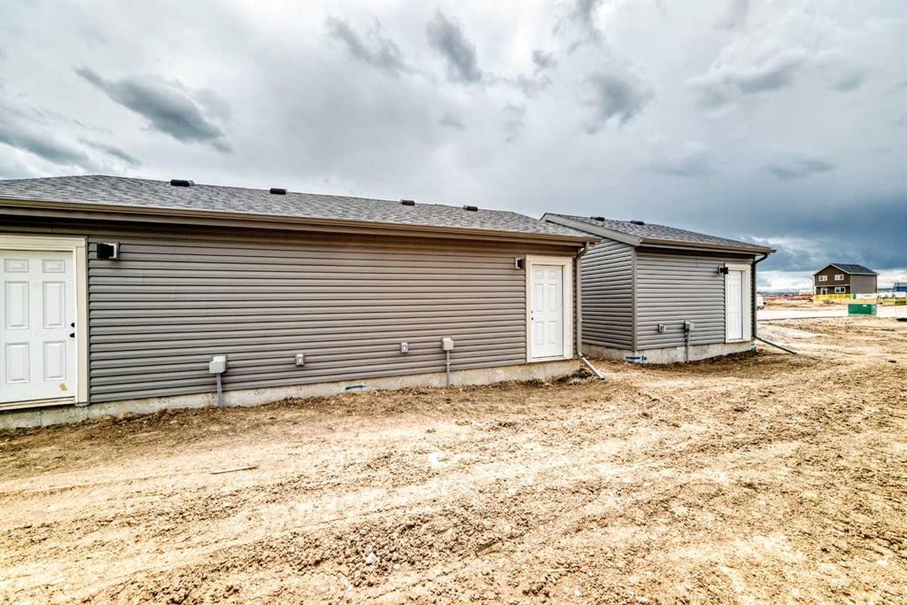 281 Heirloom Way Se, Calgary, AB