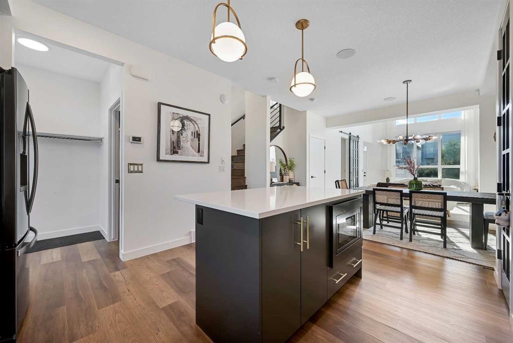 50 Lavender Road Se, Calgary, AB - Indoor Photo Showing Kitchen With Upgraded Kitchen