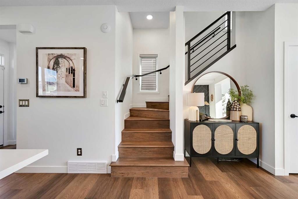 50 Lavender Road Se, Calgary, AB - Indoor Photo Showing Other Room