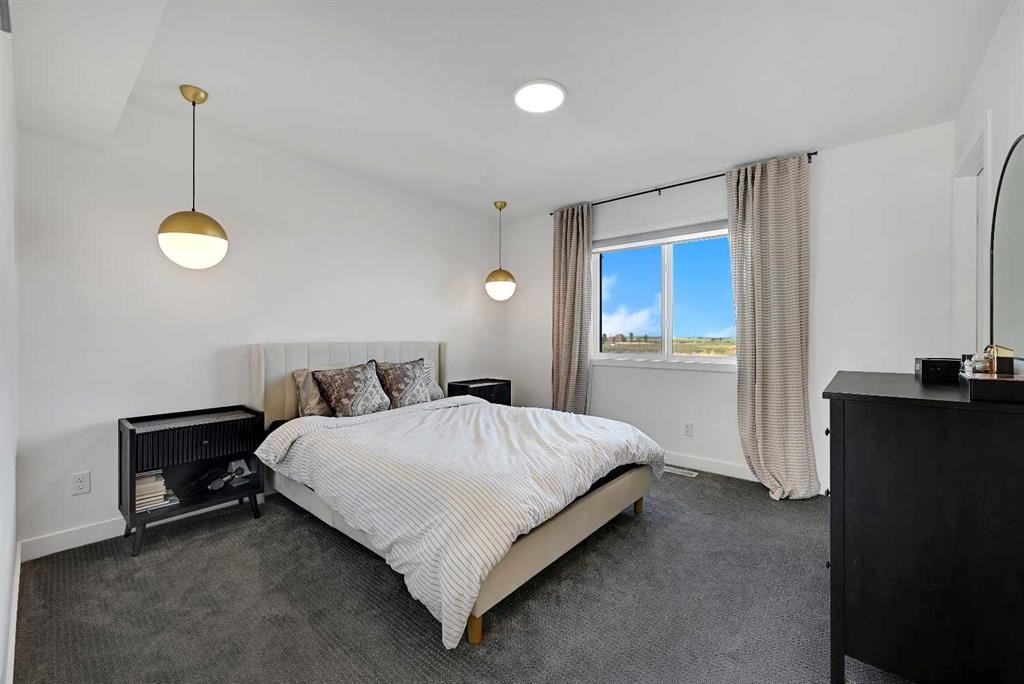 50 Lavender Road Se, Calgary, AB - Indoor Photo Showing Bedroom