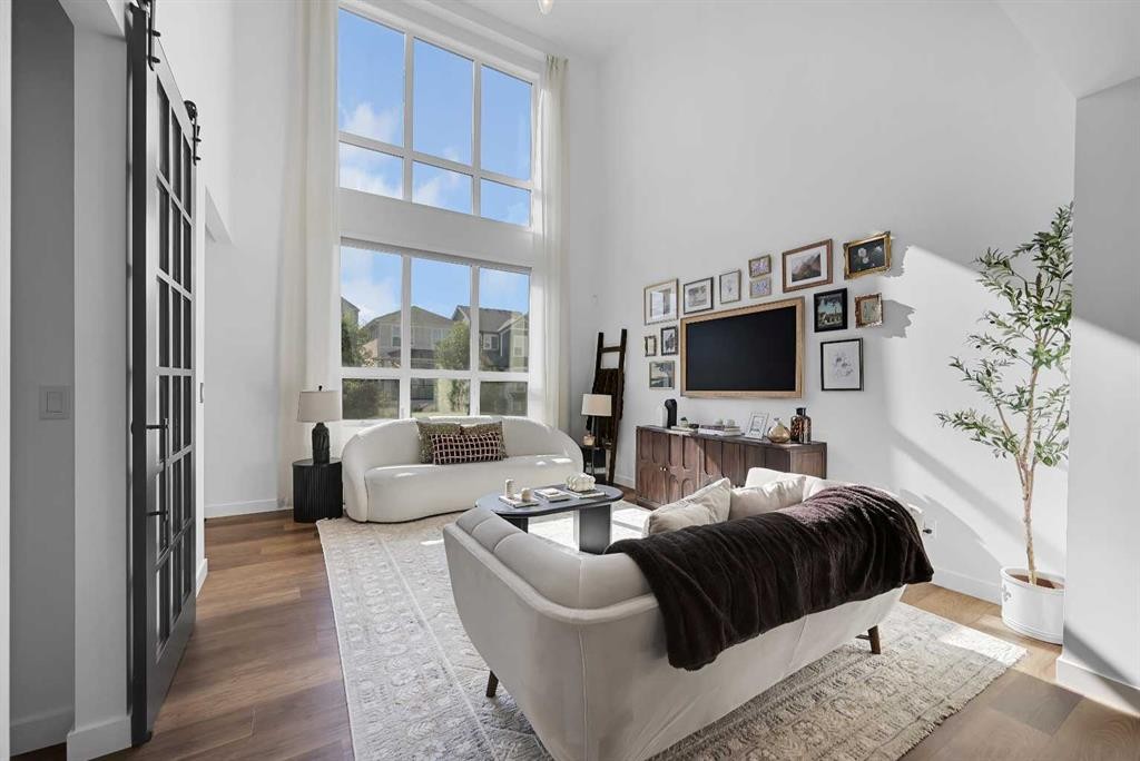 50 Lavender Road Se, Calgary, AB - Indoor Photo Showing Living Room