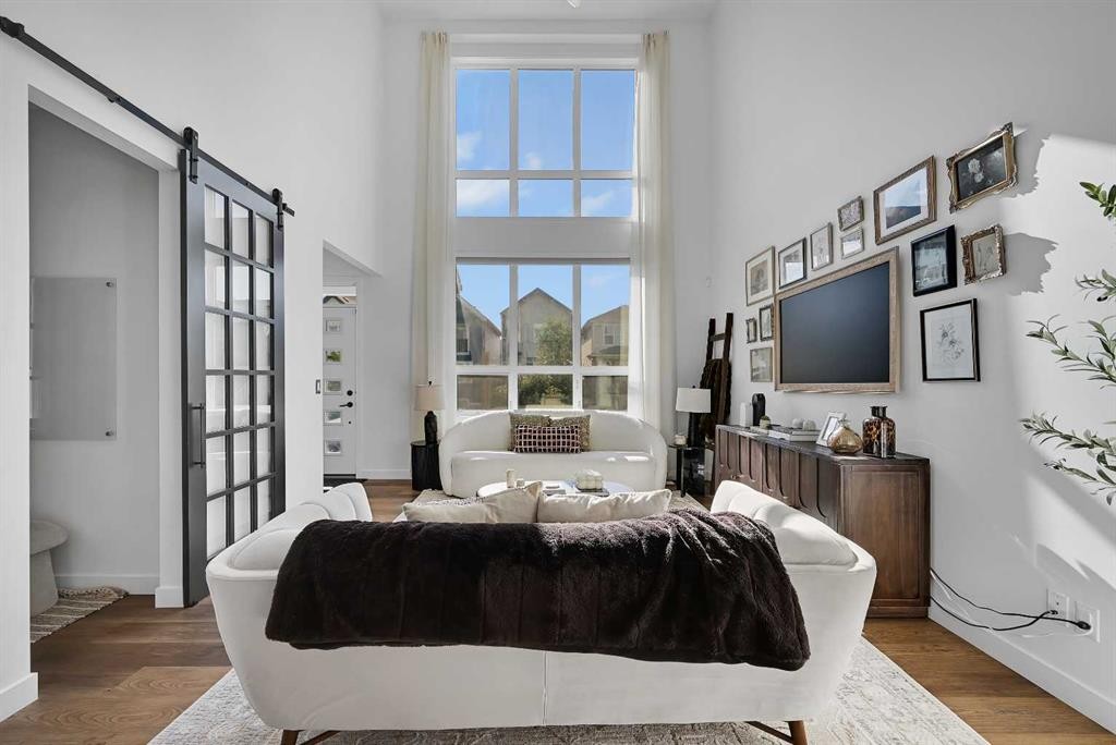 50 Lavender Road Se, Calgary, AB - Indoor Photo Showing Bedroom