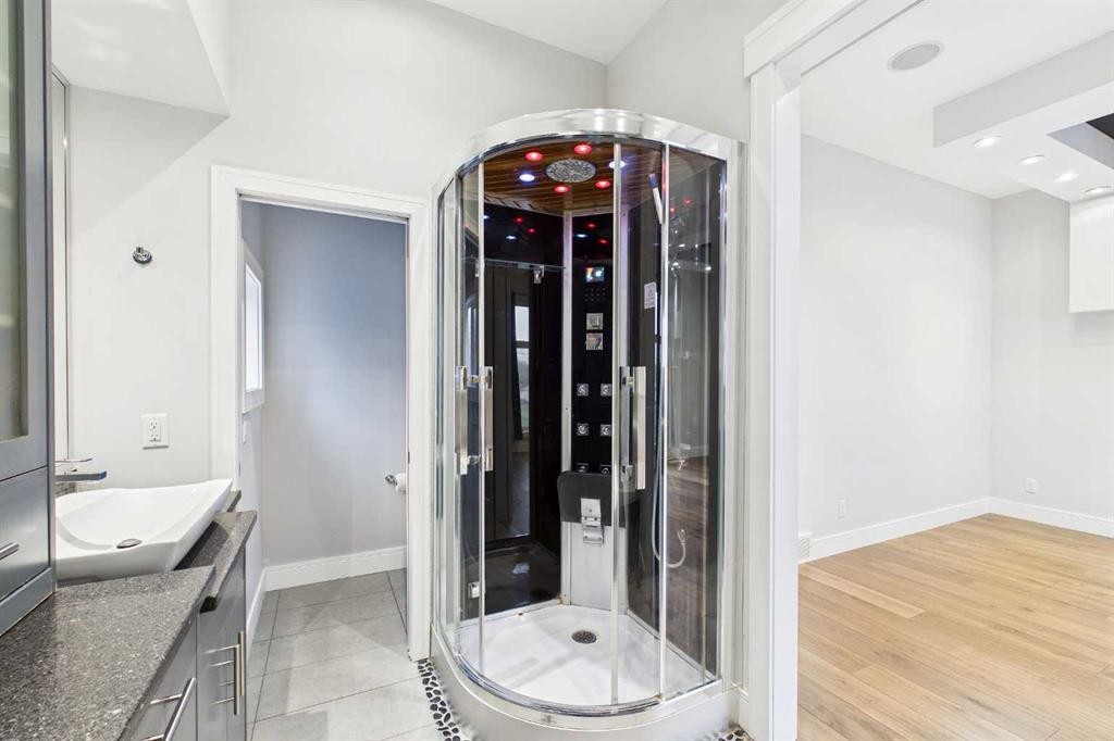 2430 28 Avenue Sw, Calgary, AB