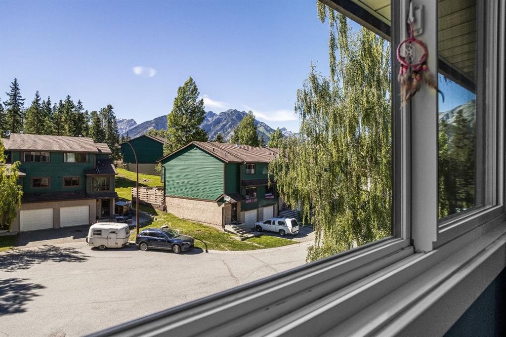 246 Kluane Drive, Banff, AB - Outdoor