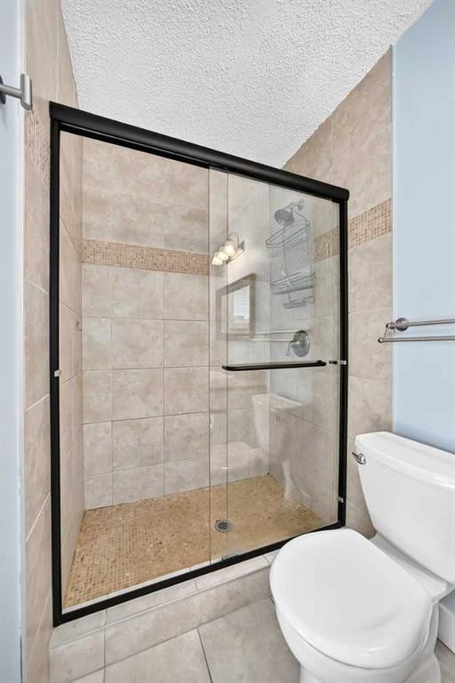 12 Sunvale Mews Se, Calgary, AB - Indoor Photo Showing Bathroom