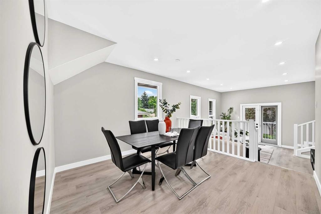 3824 Brooklyn Crescent Nw, Calgary, AB - Indoor Photo Showing Dining Room