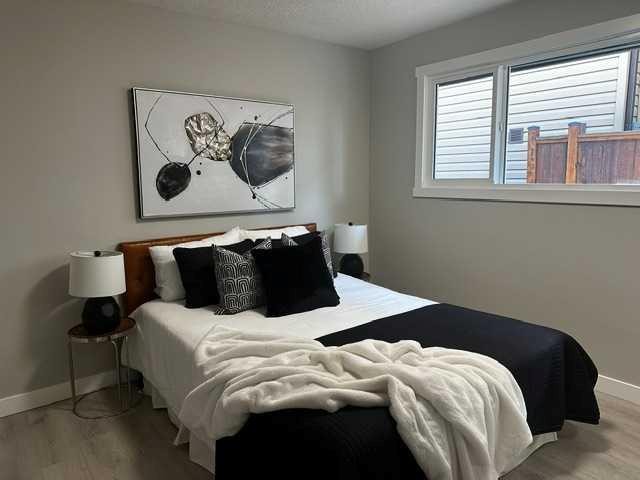 3824 Brooklyn Crescent Nw, Calgary, AB - Indoor Photo Showing Bedroom