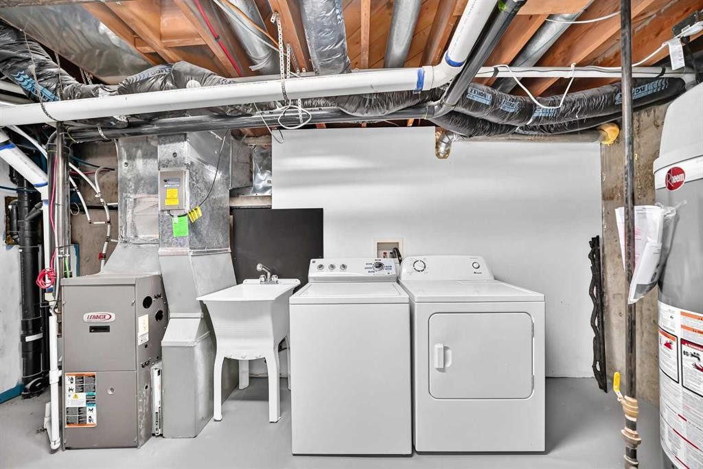 3824 Brooklyn Crescent Nw, Calgary, AB - Indoor Photo Showing Laundry Room
