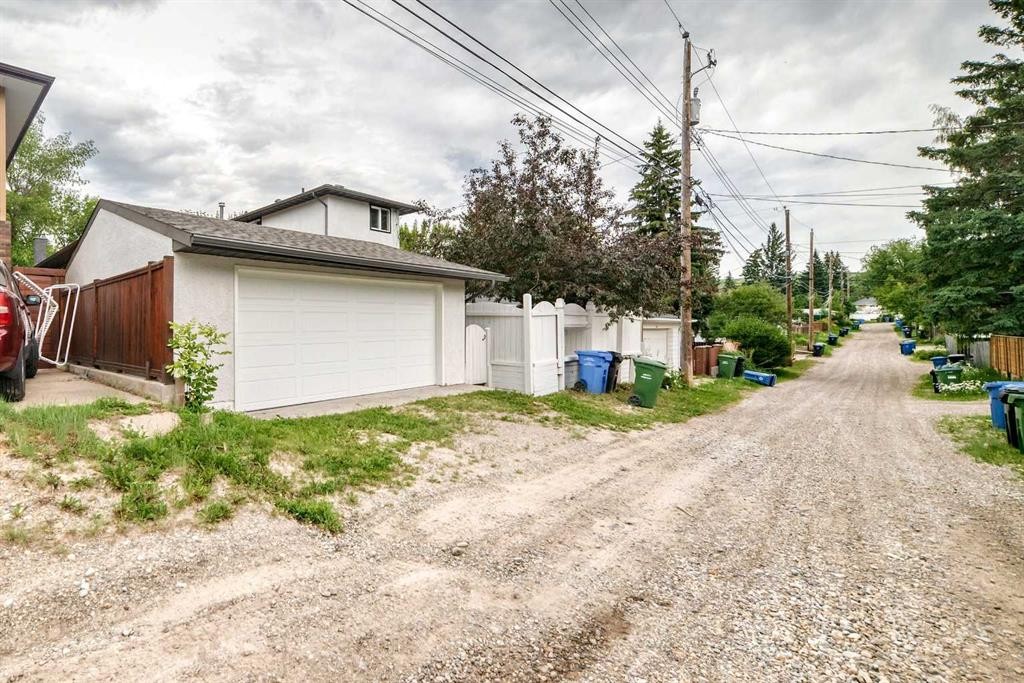 3824 Brooklyn Crescent Nw, Calgary, AB - Outdoor