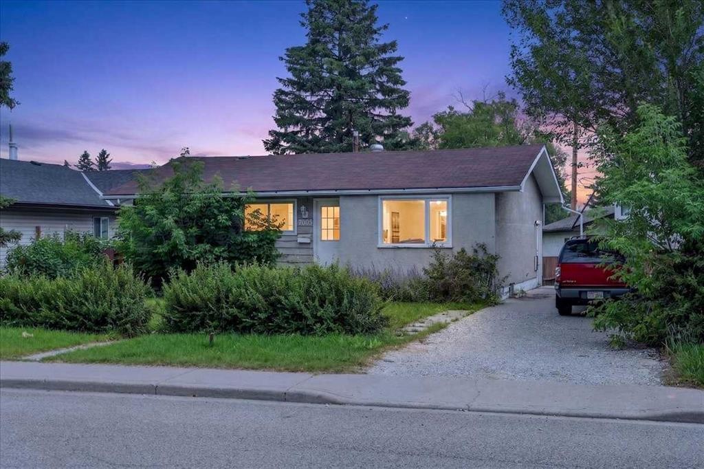 7804 34 Avenue Nw, Calgary, AB - Outdoor