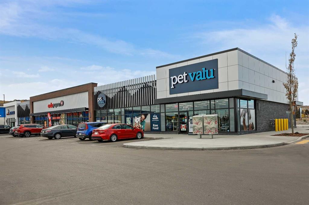 7804 34 Avenue Nw, Calgary, AB - Outdoor
