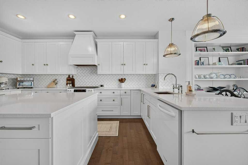 232 Copperpond Circle Se, Calgary, AB - Indoor Photo Showing Kitchen With Upgraded Kitchen