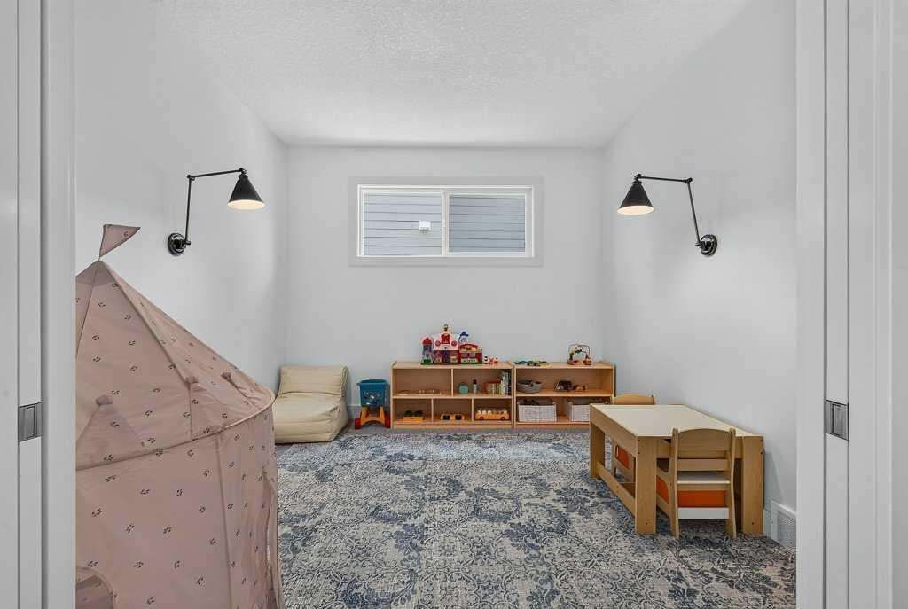 232 Copperpond Circle Se, Calgary, AB - Indoor Photo Showing Other Room
