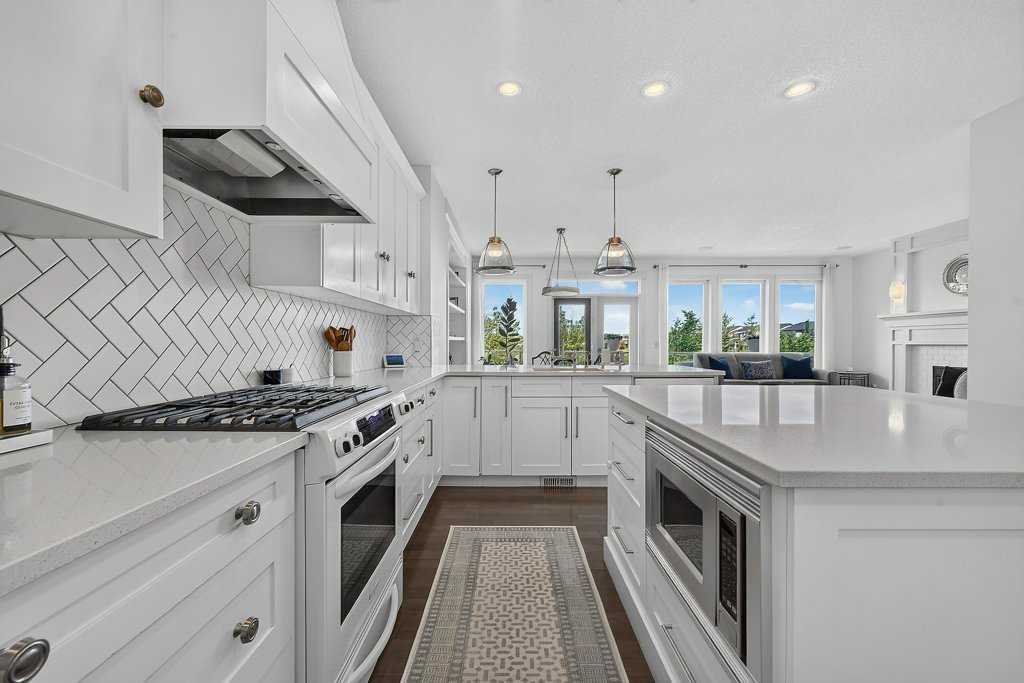 232 Copperpond Circle Se, Calgary, AB - Indoor Photo Showing Kitchen With Upgraded Kitchen