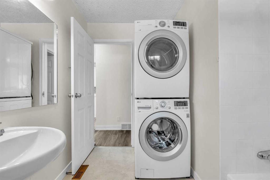 43 Taraglen Road Ne, Calgary, AB